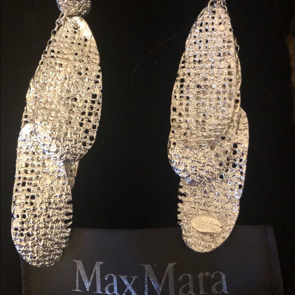 Max Mara Finanza Leaf Drop Earrings In Silver Brand New Gift Box Included